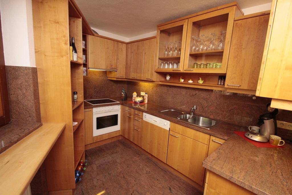 Luxus Appartement Schwarzwald Bei Freiburg 4 Schlafzimmer Sauna Sölden Pokoj fotografie